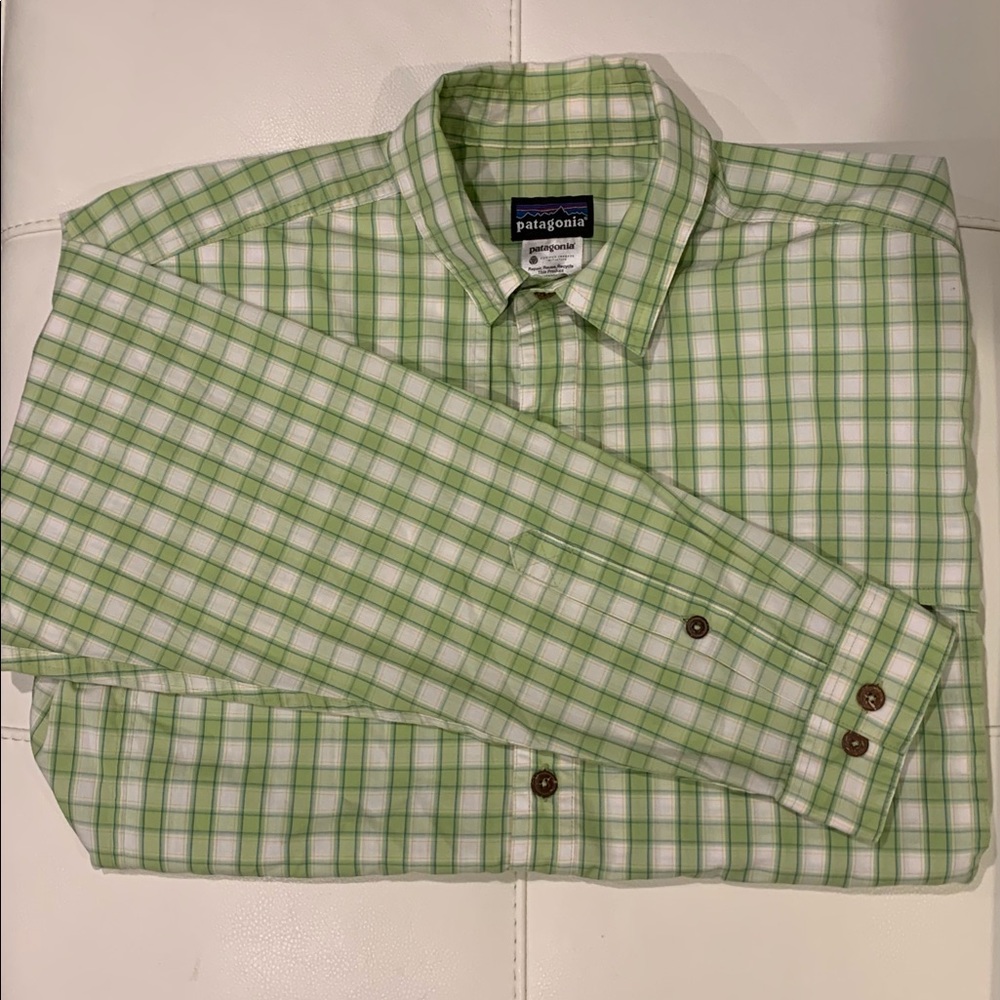 NWOT - Patagonia Button Down Shirt